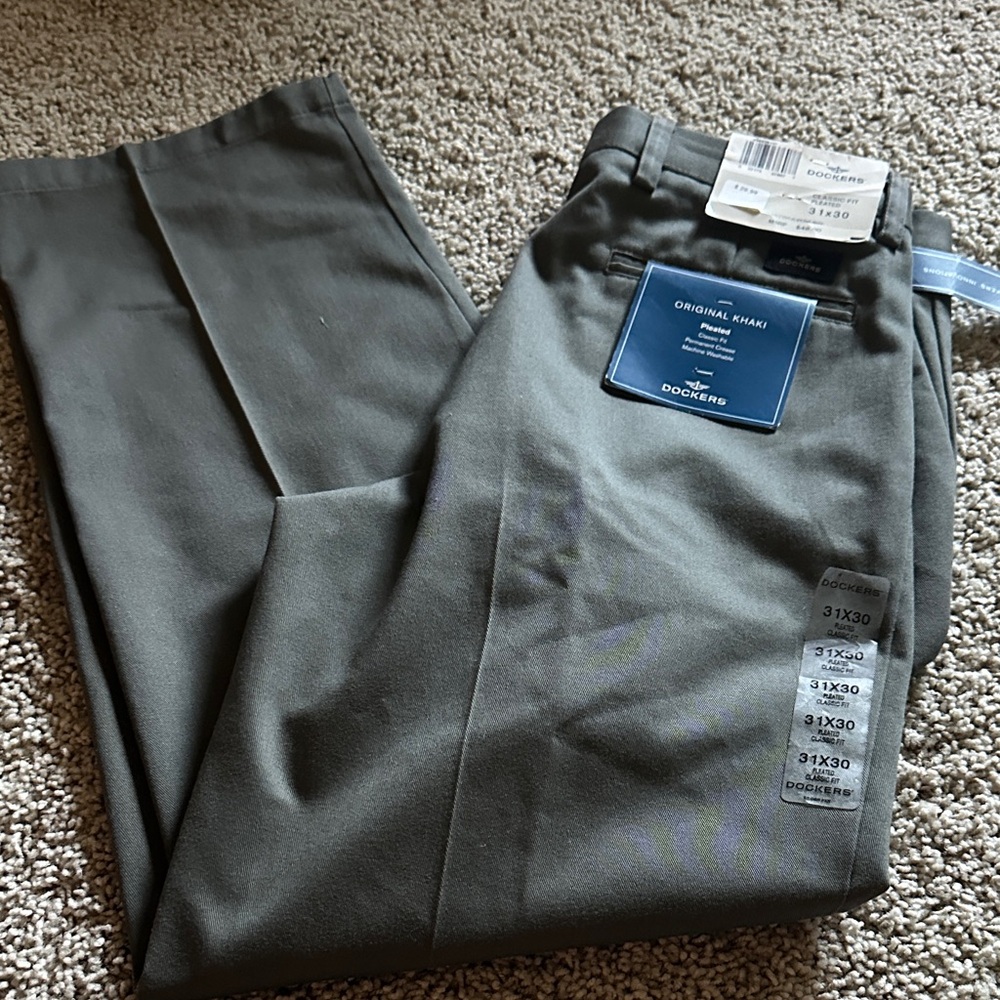 Dockers Men's olive green Chinos